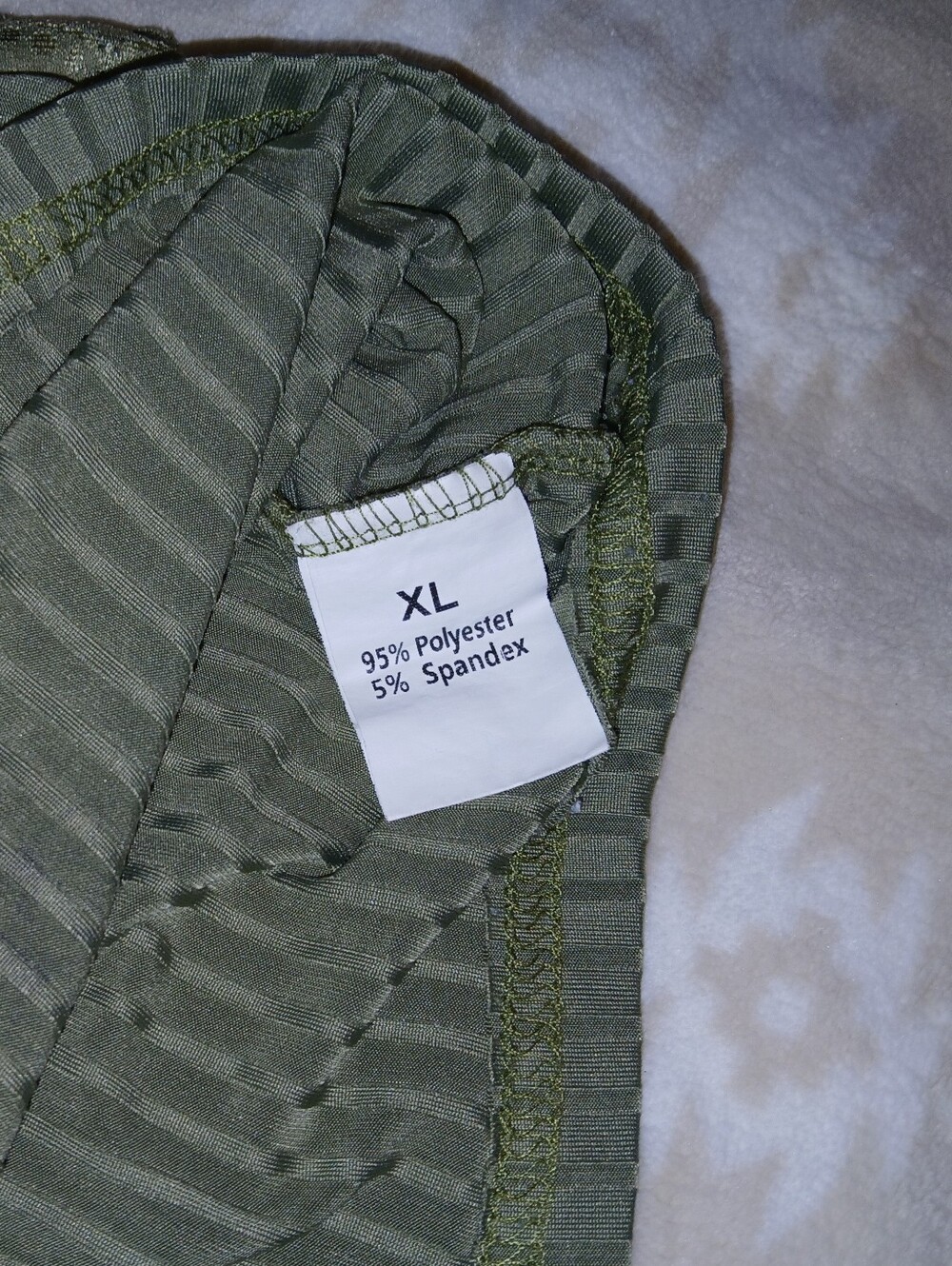 3 Woman's Size Large Summer Tops - Picture 7 of 7